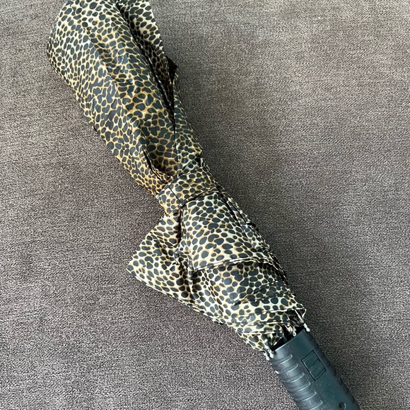 Leopard umbrella - Picture 4 of 9